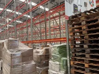 96 POSIÇÕES DE PORTA PALLETS COM 5,90 MTS DISTRIBUÍDO EM 13 MONTANTES COM 5,90 MTS DE ALTURA E 72 LONGARINAS COM 2,30 MTS, PERFAZENDO 12 MÓDULOS (Ref.: IDTB-EMBA) — leilão em São Paulo (foto 8)