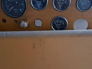 Rolo de pneu tema terra sp5500 com motor Mercedes revisado precisando revisar transmissão, — leilão em Natal/RN (foto 9)