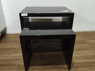 CONJUNTO MESA LATERAL 2 PEÇAS LACA PRETO - MEDIDAS APROX. (A X L X C) : 50X45X60 - 40X35X45 - CÓDIGO: 14158 — leilão em São Paulo (foto 2)