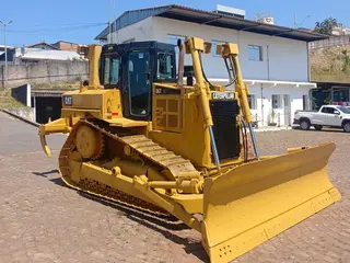 Caterpillar D6T 2013 — leilão em Contagem (foto 3)