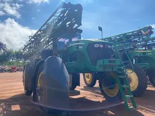 PULVERIZADOR AUTO PROPELIDO JOHN DEERE E4730, ANO AQUIS.: 2013, SÉRIE: 1NW4730XED0000926 (Ref: LIM202600017) — leilão em Campo Novo do Parecis/MT (foto 3)
