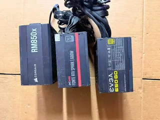 PLACA DE VÍDEO, BASE DE NOTEBOOK, TELA DE NOTEBOOK, FONTES (15 PÇS) (Ref.: lote 14) — leilão em São Caetano do Sul (foto 4)