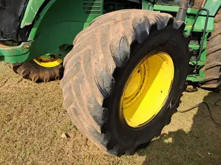 TRATOR DE PNEUS JOHN DEERE 7815 4X4, ANO AQUIS.: 2008, SÉRIE: BM7815X070124 (Ref: 300071) — leilão em Chapadão do Céu/GO (foto 24)