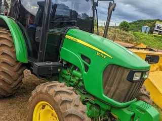 TRATOR JOHN DEERE 5078 CABINADO - ANO/MODELO 2017 — leilão em Laranjeiras do Sul/PR (foto 4)