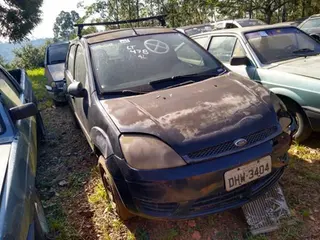 FORD FIESTA, 03/04, GASOLINA, SUCATA APROVEITÁVEL. — leilão em Carapicuíba/SP