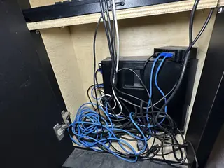 TOTEM DE PAGAMENTO COM CPU - LEITOR CÓD. BARRAS - IMPRESSORA - TELA LCD - CÓDIGO: 14805 - 204 — leilão em São Paulo (foto 9)