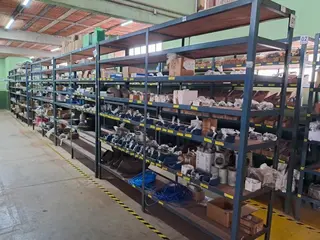 APROX. 1.380 ITENS DE PEÇAS SOBRESSALENTES DE ALMOXARIFADO COM MOTOR WEG 400 CV, REDUTOR SEW 27 KW, INVERSORES WEG CFW700 E CFW900, 799 MANGAS FILTRANTES, ROLAMENTOS, ROLETES, CORREIAS E MATERIAL ELÉTRICO (Ref.: M / SPARE-PARTS) — leilão em Açailândia/MA
