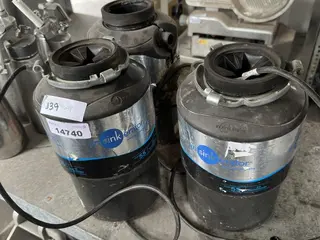 3 PEÇAS: TRITURADOR ELÉTRICO DE RESÍDUOS INSINKERATOR (PARA PIA) - CÓDIGO: 14740 - 139 - LOCAL: SALA 1 — leilão em São Paulo