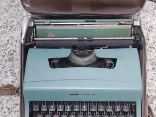 Máquina de escrever Antiga OLIVETT LETTERA 22 — leilão em Belo Horizonte (foto 2)