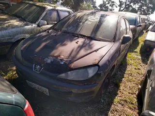 PEUGEOT 206 10 SENSA, 04/05, GASOLINA, SUCATA APROVEITÁVEL. — leilão em Carapicuíba/SP