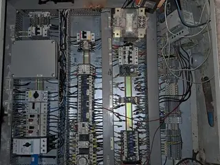 PAINEL DE CONTROLE 440V (Ref.: TAK/ PÁTIO ADES) — leilão em Pouso Alegre/MG (foto 3)