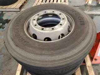 18 UNIDADES DE- PNEUS 295 RODA FERRO USADOS / MARCA: DIVERSOS TIPO II. (Ref.: DR397) — leilão em São Bernardo do Campo (foto 24)