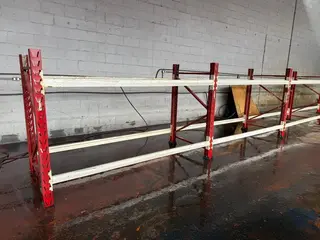 5 MÓDULOS DE PRATELEIRAS REFORÇADA DISTRIBUÍDAS EM 6 MONTANTES COM APROXIMADO 1,50 MTS E 20 LONGARINAS COM 2,30 MTS PERFAZENDO APROXIMADAMENTE 12,00 MTS LINEAR (Ref.: MKR) — leilão em São Paulo (foto 2)