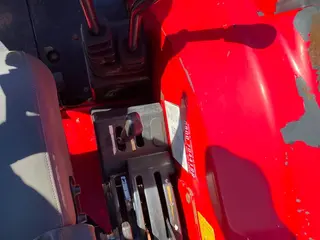 Trator Massey Ferguson MF 4275 - Ano 2014 — leilão em Ponta Grossa/PR (foto 9)