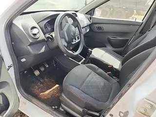 RENAULT KWID ZEN 10MT ANO: 2018/2019 PLACA FINAL 9 (SC) — leilão em São Miguel da Boa Vista/SC (foto 10)