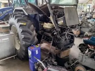 Trator Valmet (Valtra), A750, Ano 2014, Cor Amarela - Veículo Desmontado — leilão em Pomerode/SC (foto 4)