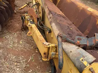 ACABADORA DE ASFALTO DE ARRASTO CMV DA 3660 ID #3815132/EL — leilão em Barretos/SP (foto 2)