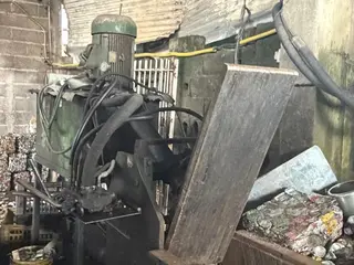 PRENSA JACARÉ DE LATINHA DE ALUMÍNIO MOTOR TRIFÁSICO — leilão em Caraguatatuba/SP (foto 33)
