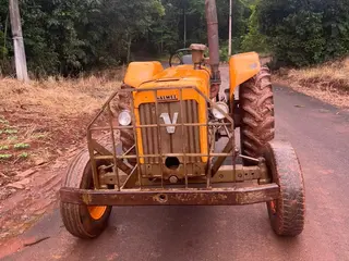 TRATOR AGRÍCOLA VALMET 65 ID ¿ USADO - OPERACIONAL — leilão em Itapejara d'Oeste (foto 3)