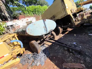 SUCATA TANQUE RESERVATÓRIO (4 PNEUS) — leilão em Engenheiro Beltrão