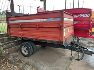 CARRETA AGRÍCOLA LATERAL MOVEL ROD.SIMPLES 5T ANO: 2014 - USADA — leilão em Cunha Porã/SC (foto 18)