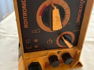 BOMBAS DOSADORA LMI ROYTRONIC (4 PÇ) (Ref.: 1088) — leilão em Santo André/SP