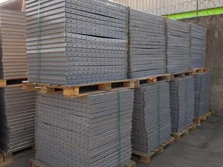 50 GRADIL EM AÇO COM APROX 1,10 X 0,80 - ( GRADIL EM AÇO SEMI-NOVO ) (Ref.: 21597) — leilão em São Paulo (foto 5)
