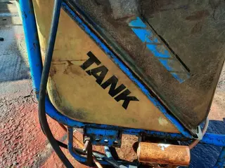 TANQUE DE VENENO 400L — leilão em Votuporanga/SP