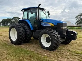 TRATOR AGRICOLA NEW HOLLAND 7020 4X4, ANO AQUIS.: 2013, SÉRIE: 724CC300861 (Ref: 6) — leilão em Taquaritinga/SP (foto 9)
