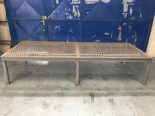 01 MESA DE FERRO TP BANCADA REFORÇADA (3,0MX1,20MX65CM) — leilão em São Caetano do Sul (foto 6)