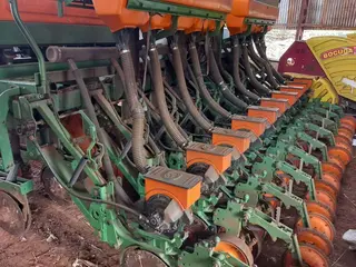 PLANTADEIRA STARA VICTORIA CS 4050 PNEUMÁTICA 10 LINHAS ANO: 2017 — leilão em Cunha Porã/SC (foto 8)