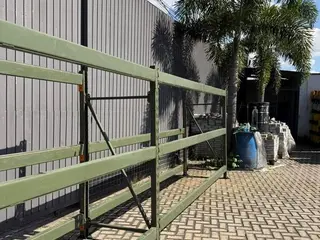 2 MODULOS DE PRATELEIRAS INDUSTRIAIS REFORÇADA DISTRIBUIDO EM 3 MONTANTES C/ APROX 2,00 MTS E 12 LONGARINAS C/ 3,50 MTS PERFAZENDO APROX 7,20 MTS LINEAR (Ref.: MCD-NV) — leilão em São Paulo