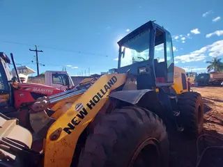 Máquina PA Carregadeira, Marca New Holland, Modelo 12 D Turbo Evo — leilão em Nova Santa Bárbara/PR (foto 26)