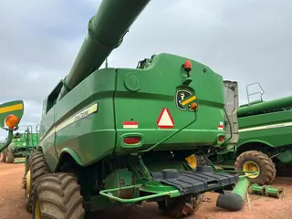 COLHEITADEIRA DE GRAOS JOHN DEERE S 680 C/ PLATAFORMA HYDRAFLEX 640, ANO: 2015, SÉRIE: 1CQ640DAJF0110153 (Ref: LIM202500547 ) — leilão em Campo Novo do Parecis/MT (foto 7)