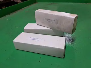 MATERIAIS DE SEGURANÇA / INFORMÁTICA / ESCRITÓRIO / CONSUMÍVEIS: KIT DE REPARO SCOTCHKOTE, PAPEL REG SANF DARU, PAPEL REG ROLO FOXBORO, SELO VR ALUMINÍO E OUTROS — leilão em Santo André (foto 4)
