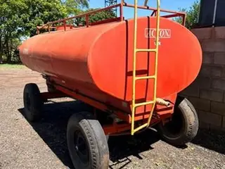 TANQUE ACTON CAPACIDADE 4.000 LITROS (Ref.: 8) — leilão em Taquaritinga/SP