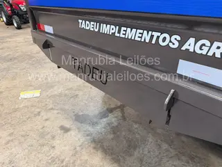 Carreta agrícola metálica basculante hidráulica nova para Trator , Marca: Tadeu Modelo: TMH 3000 basculante hidráulica por pistão , com capacidade para 3 toneladas — leilão em Artur Nogueira/SP (foto 2)