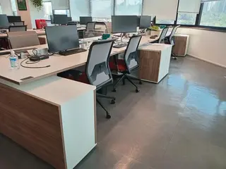 01 ESTAÇÃO DE TRABALHO C/ 08 LUGARES (5,70X2,22X0,40) — leilão em São Paulo