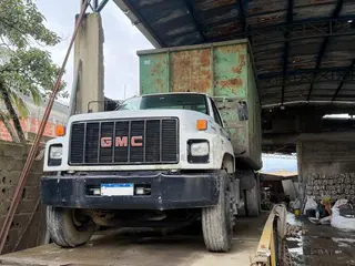 CAMINHÃO ANO 1998 GMC 14190 COM EQUIPAMENTO ROLL ON — leilão em Caraguatatuba/SP (foto 3)