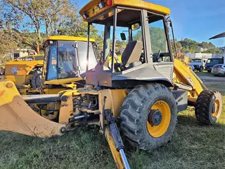 RETROESCAVADEIRA JCB 3C PLUS ANO: 2012 — leilão em Taió/SC (foto 54)
