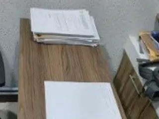 MESA AUXILIAR AMADEIRADA (Ref.: IT-014) — leilão em Curitiba