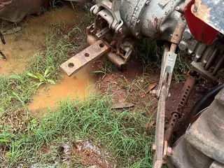 Trator marca Massey tração 4x4 — leilão em Chapecó/SC (foto 11)