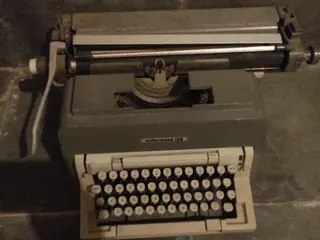 Máquina de escrever Antiga UNDERWOOD 198 — leilão em Belo Horizonte (foto 3)