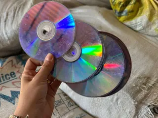LOTE DE CDs E DVDs PARA RECICLAGEM - APROX. 430 Kg — leilão em Goianira/GO