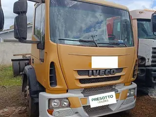 CAMINHÃO IVECO TECTOR 150E21 ANO 2015/2015 CARROCERIA FECHADA — leilão em Francisco Beltrão/PR