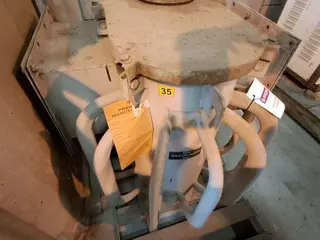 TRANSFORMADOR ELÉTRICO TRIFÁSICO Á ÓLEO INDUSELET, POT. 1000 KVA (Ref.: JAJ) — leilão em Santo André (foto 4)