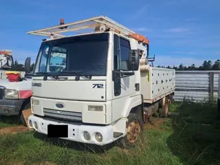 CAMINHÃO CESTO AÉREO FORD CARGO 712, 2010/2011, Placa FINAL 6 (RS), — leilão em Alvorada/RS (foto 19)