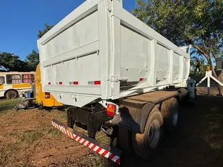 CAMINHÃO BASCULANTE INTERNATIONAL 4400P7 6X4 ANO 2014 ID: #3693314 — leilão em Barretos/SP (foto 6)