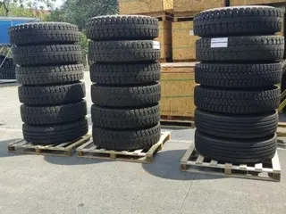 18 PNEUS (USADOS) 295/80R22.5 PIRELLI, COM RODA DE FERRO TIPO: I (Ref.: DR569) — leilão em São Bernardo do Campo/SP (foto 4)