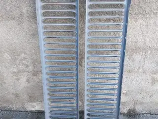 50 GRADIL EM AÇO COM APROX 1,10 X 0,50 - ( GRADIL EM AÇO SEMI-NOVO ) (Ref.: 21598) — leilão em São Paulo (foto 3)